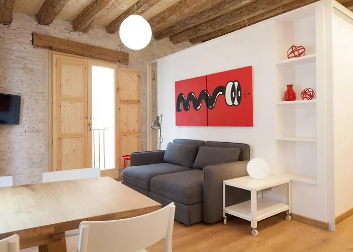 Cozy El Born Flat Near Picasso Museum Barcelona